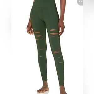 Alo Ripped Warrior green leggings